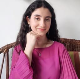 Letícia Raya Moreira