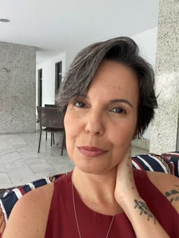 Renata Menezes 