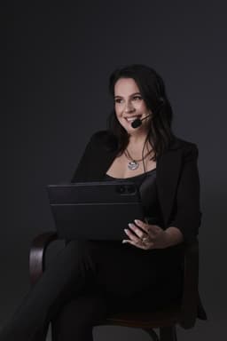 Daiane Schulze Pereira Comarú
