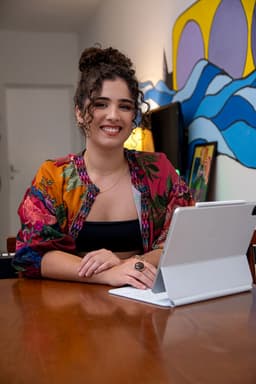 Ana Luísa Prado De Paula