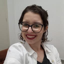 Julia Maria Vieira Lopes