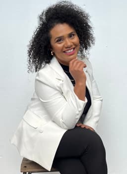 Poliane Freitas | Cuidar de você é honrar a sua história